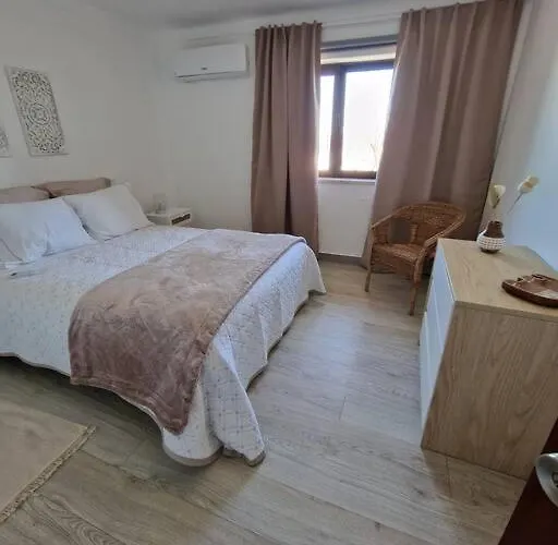 Bouro's Cliff Ferienhaus *